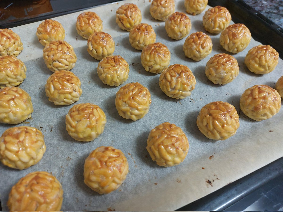 iolandacava's tweet image. Making off i  el nostre #panellet David #Brownie ⚡️ que és pura fantasia....👇