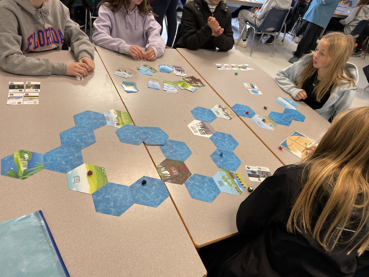 KeoghsClass's tweet photo. Thank you to #UTRCA for hosting @mountsfieldps Green Leaders in their Skills Inventory Workshop. Ss are now ready to narrow down the issues of focus for this year. #greenstewards https://t.co/U2iDIEYTaL