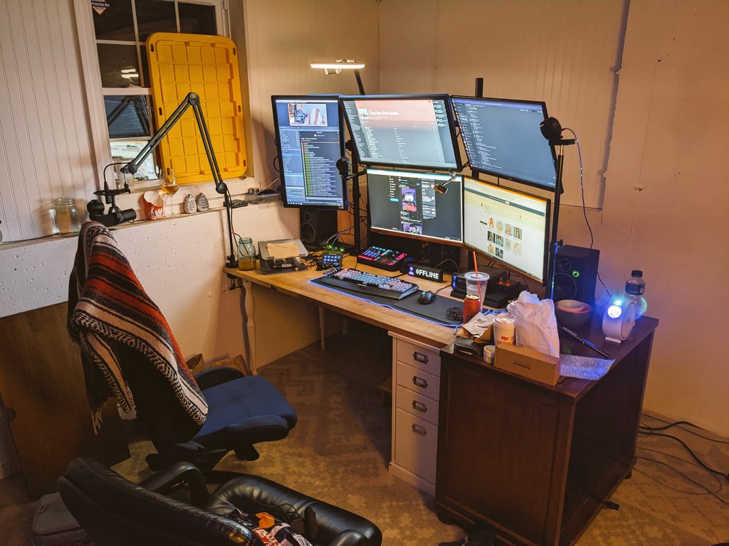 It all came together pretty well ( still in progress )

#viperverse #vipercommand #streamer #twitchttv #twitch #twitchstreamer #battlerig #battlerigs