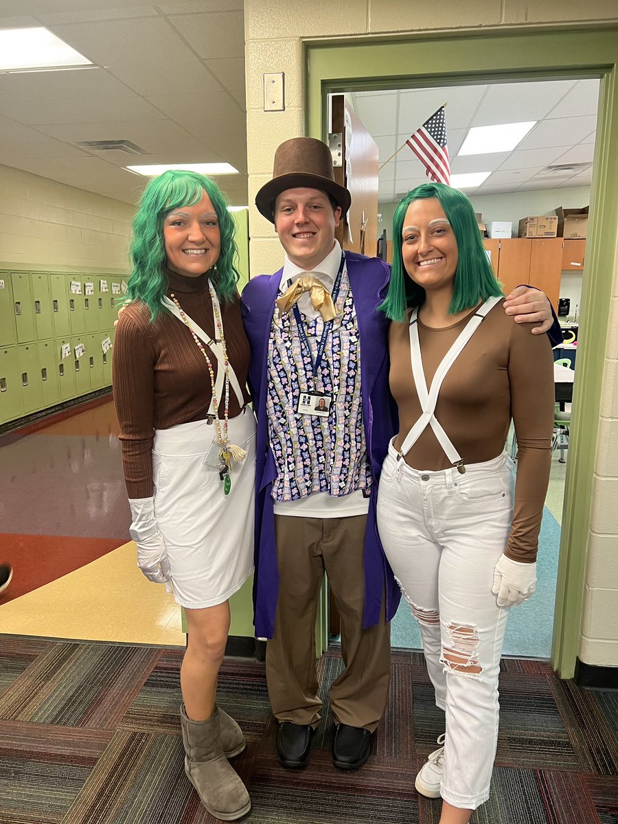 MissCox1501's tweet photo. Happy Halloween from the 5th/ 6th grade pod!! #BPgrowinggreatness #bigblueonthemove @Hamilton_BPE https://t.co/VthgKVeWFG