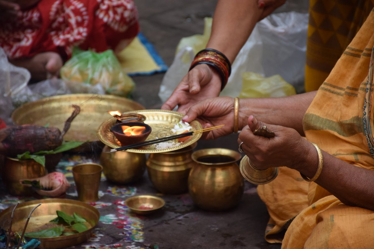 TaraniTrotter's tweet photo. Holy Kartika month Somabar morning at Ekamra Kshetra!
ପବିତ୍ର କାର୍ତ୍ତିକ ମାସ ସୋମବାର ସକାଳ ଏକାମ୍ର କ୍ଷେତ୍ରରେ।
#ekamra #kshetra #OldTown #kartika #lingaraj #chaura #puja #Bhubaneswar #MondayMusing #HinduRituals #Odisha #OdishaTourism #କାର୍ତ୍ତିକ
#ସୋମବାର #ଲିଙ୍ଗରାଜ #ଏକାମ୍ରକ୍ଷେତ୍ର https://t.co/czKmMlOulO