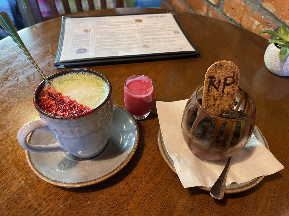 jpereira1993's tweet photo. Happy Halloween! ๐๐ปโฐ๏ธ
#goodvibes #positivevibes #vegancafรฉ #veganaberdeen #Aberdeen #aberdeencafe #busy #seeinthedeen #eatinthedeen #aberdeenblogger #veganuk https://t.co/S0w25C0f7k