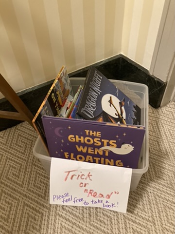 Our apt building doesn't get too many trick-or-treaters but I am nonetheless well prepared. Don't worry, they get candy too.