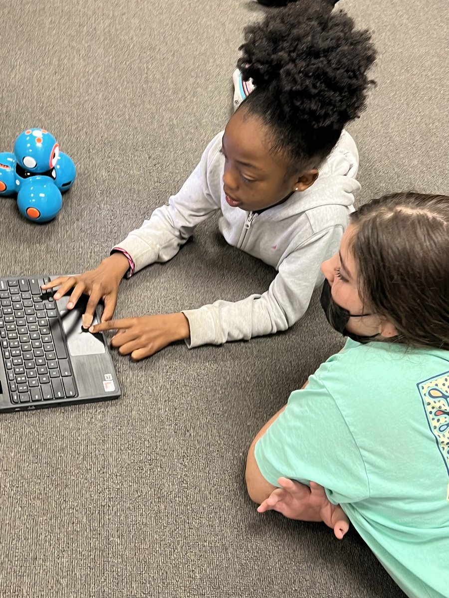 TheSTEMnerdette's tweet image. Ms. Proctor’s students at @lwesmediacenter exploring coding with the @WonderWorkshop Dash robots today. Loved the collaborative conversations within groups and math/science concepts integrated within coding. #STEMeducation #robotics #STEMatWCS