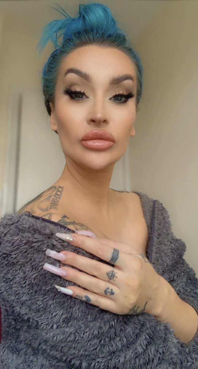 MissPoppyX1's tweet photo. Face says is all. FUCK YOU and pay me.               #paymybills #onlyfans  #findom #fendom #paypig #paypigwanted #humanwallet #humanwalletwanted #dominatrix #footfetısh #feetdomme #feet #spoonssub #dominatrix #goddess #feet #footfetish #feetdome #chastity #leather #fetish #latex https://t.co/Huye6FWufz