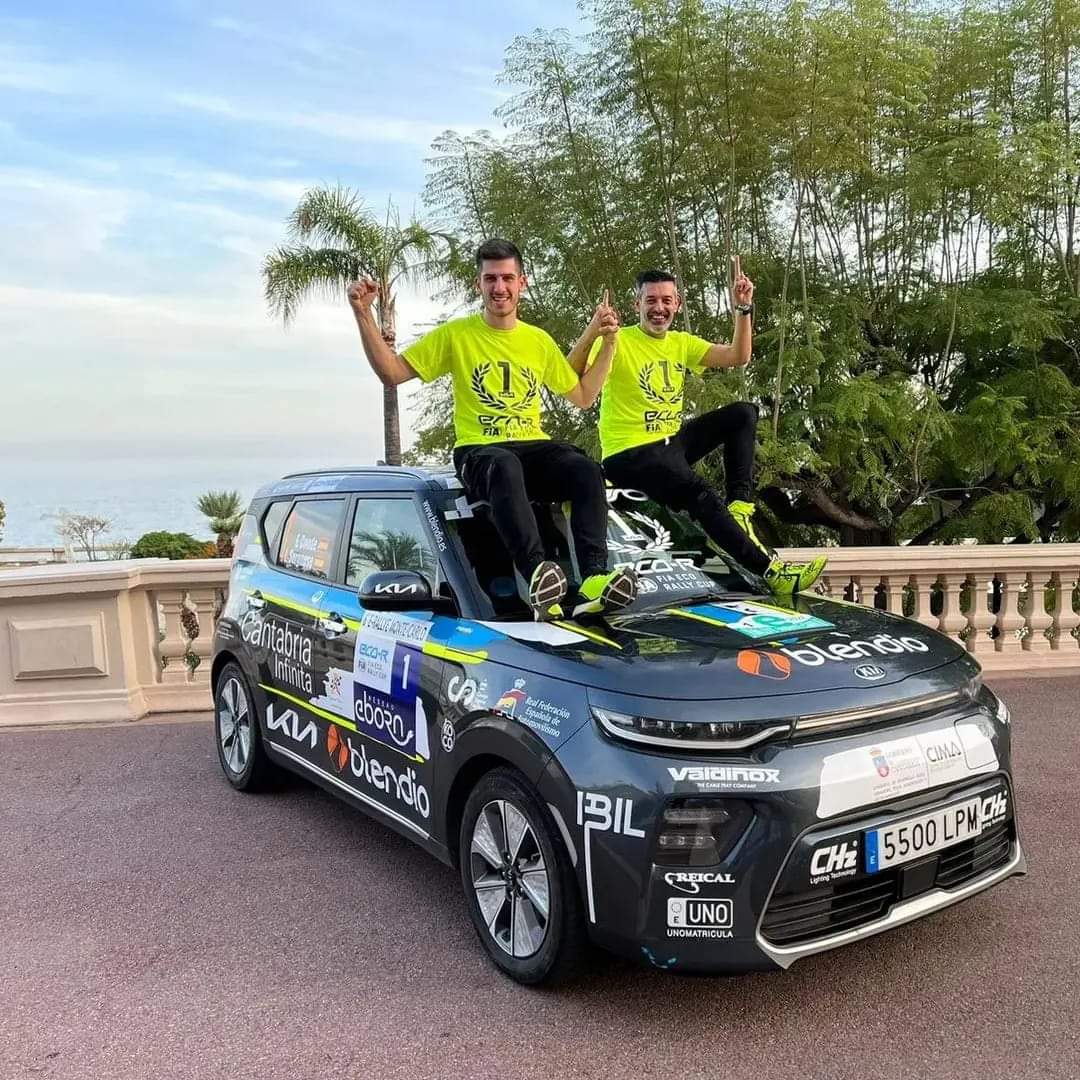 VALDINOX's tweet photo. VALDINOX patrocina al equipo KIA Blendio en la FIA ECO Rally Cup 2022.  
Felicidades a 
@EnekoConde
 y a @Lukas_Sergnese 
Campeones del MUNDO de la FIA ECO Rally Cup 2022 tras este segundo puesto en el Eco Rally de Montecarlo con su KIA eSOUL.  

¡ENHORABUENA CAMPEONES! https://t.co/FfnpdUQCcn