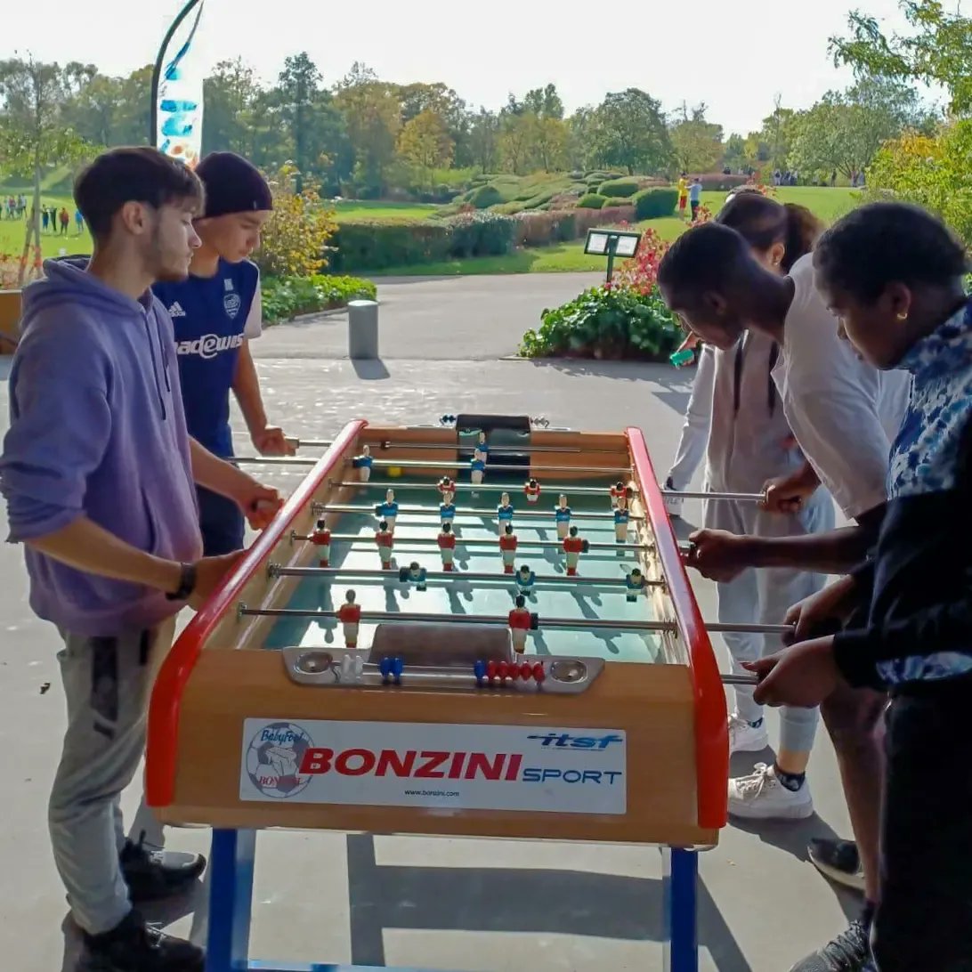 unss_93's tweet photo. Journée Fun Lycée 🏑
13 élèves des lycées Henri Wallon d'Aubervilliers et Simone Weil de Pantin ont participé à la première journée fun lycée organisée le mercredi 19 octobre par l' @creteil_unss au parc du Tremblay.
#unss93 #unss #sportscolaire #peteca #tchoukball #spikeball https://t.co/32MnGkK94j