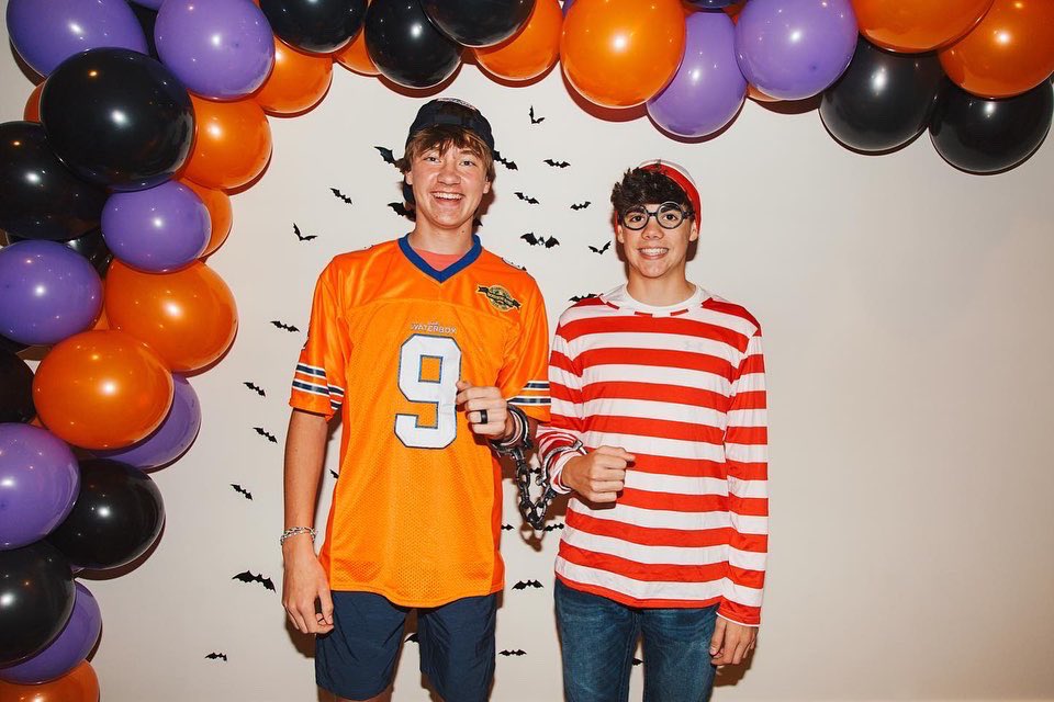 ACYoungLife's tweet photo. 👻HAPPY HALLOWEEN!!👻 We can’t wait to see what costumes you come up with for club tonight!! See you at 7:27!! 3049 S. Prairie Point Dr.!! #spookyszn #andoveryounglife #bestnightofyourweek https://t.co/eDBqQRKUDC