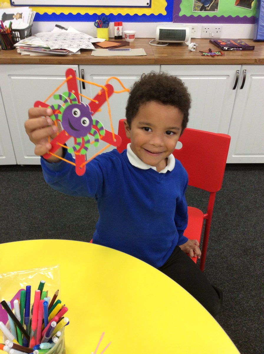 TH_AfterSchoolC's tweet photo. Having fun with some Halloween craft 👻🎃 #proudtoachievetogether #thcrew https://t.co/l1KLRA9uHH