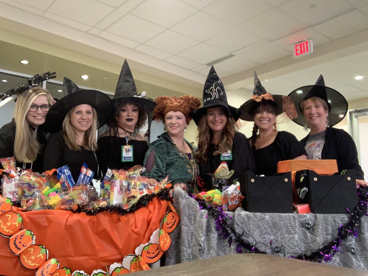 brit_ducote's tweet photo. The Witches of GME 👻🎃@OchsnerEdu @OchsnerHealth https://t.co/HHFN7wzkCe