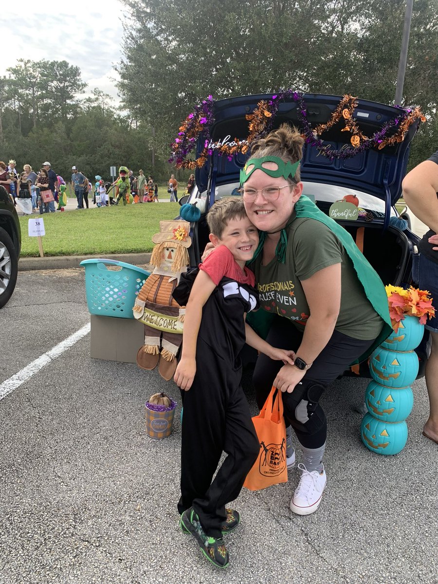TaylorH3523's tweet photo. trunk or treat ‘22 🧡💜 @freedomvolusia https://t.co/j5HDjnvYwi