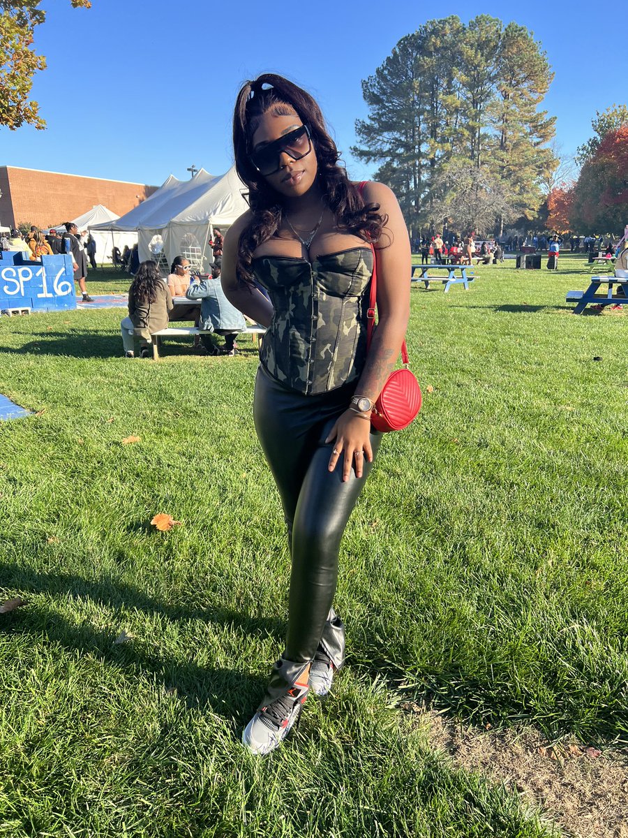 jaleahhc's tweet photo. 🖤 https://t.co/Kx1ZNWOB23