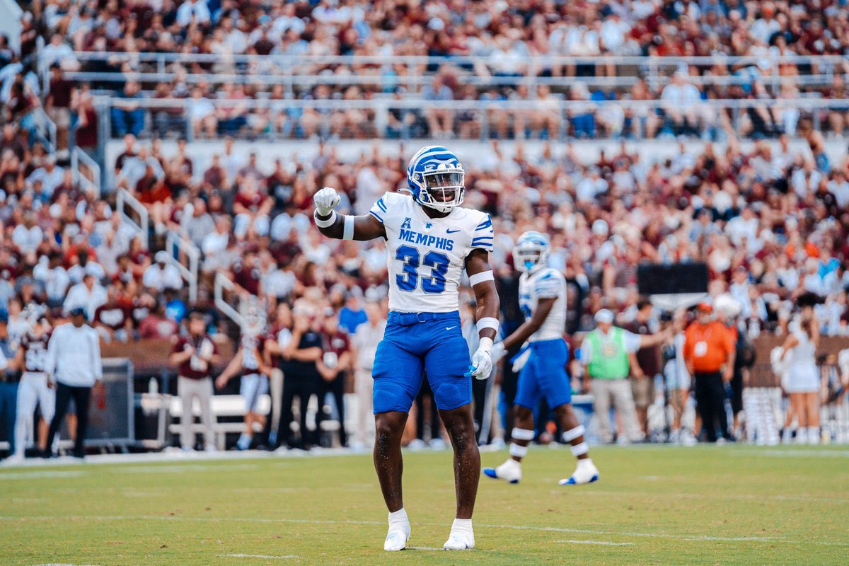 † Blessed to recieve an offer from <a href="/MemphisFB/">Memphis Football</a>, thanks <a href="/HankinsJordon/">Jordon Hankins</a>