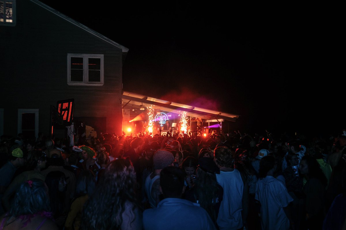 allthingsrnb tweet media