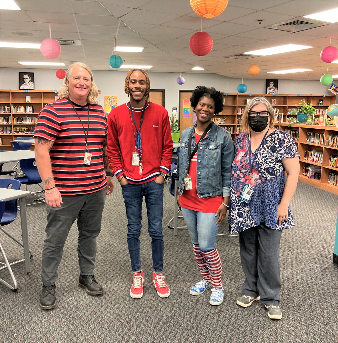 Last week our faculty, staff &amp; students celebrated Red Ribbon Week This year's theme is Celebrate Life. Live Drug Free. 
La semana pasada, nuestra facultad, personal y estudiantes celebraron la Semana de La Cinta Roja. El tema de este año es Celebra la Vida, Viva Libre de Drogas.