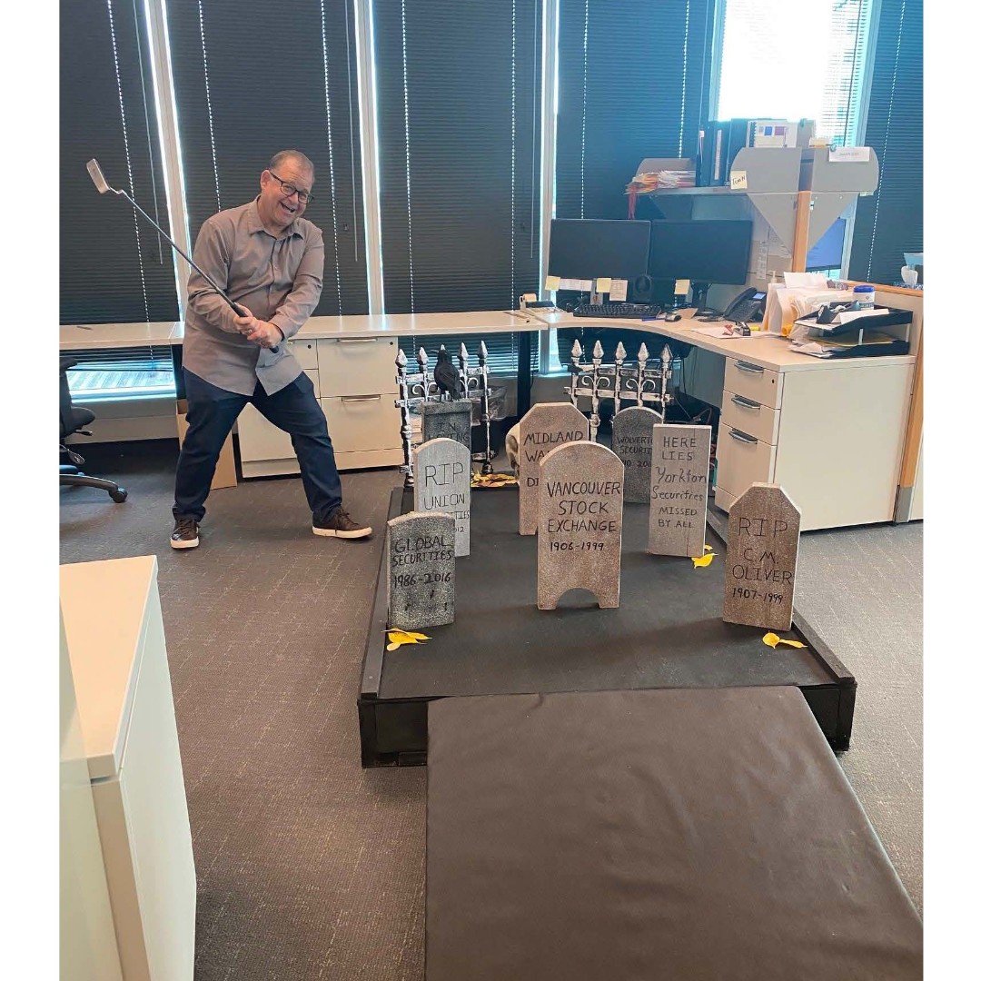 Odlum_Brown's tweet photo. Throughout October, Odlum Brown team members have been raising funds for @UnitedWay_BC through many initiatives, including a live auction, Family Feud and the highly anticipated return of Spooky Golf. United Way continues to be our largest annual employee-giving campaign. https://t.co/QoLFJfVtpY
