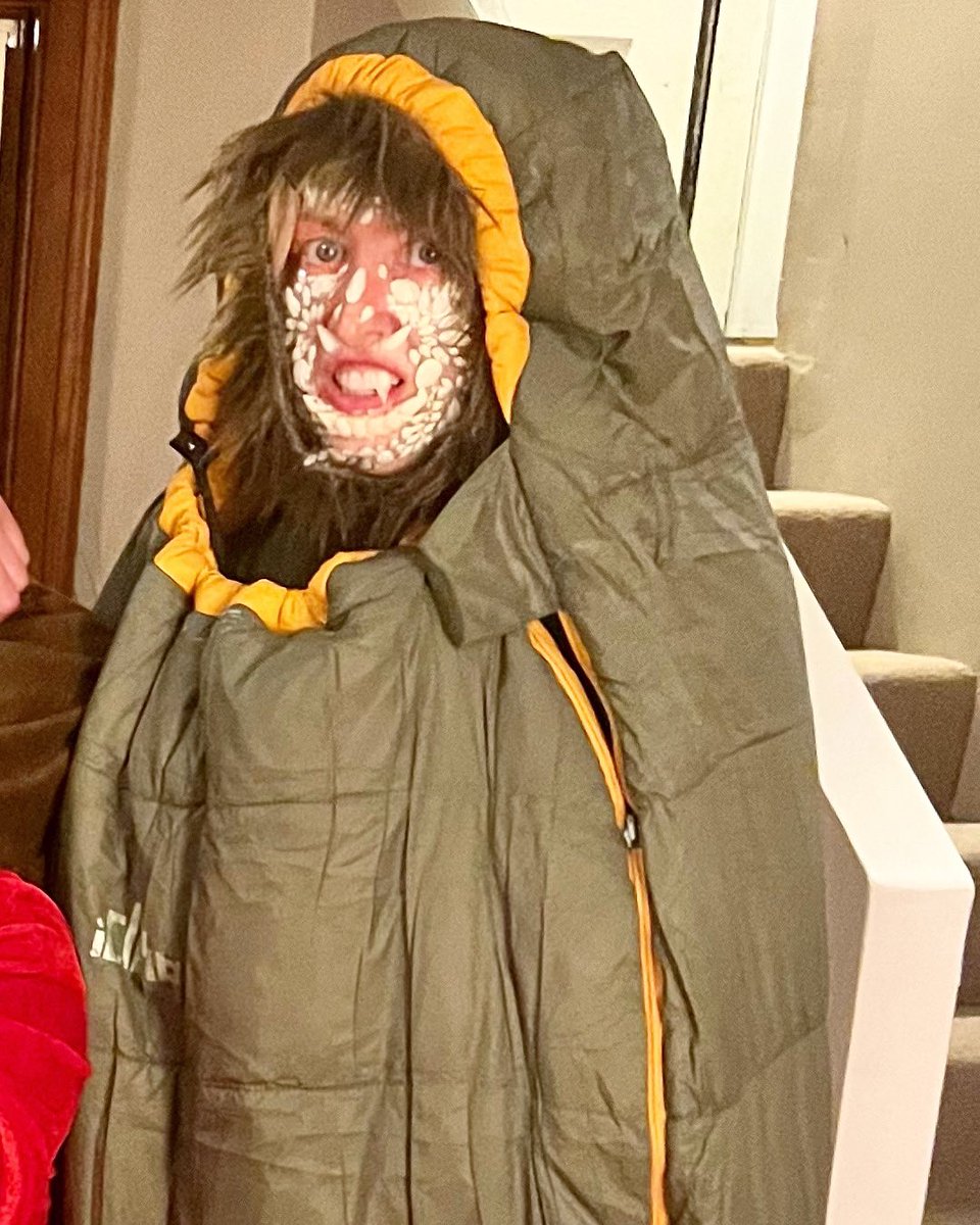 CK_Lounge's tweet photo. Listen up everybody! Sea lampreys may look cute but they are an #invasivespecies and a threat to the #GreatLakes. Keep on the lookout for neighborly ways to help. Happy Lamproween! @LampreyControl #lampreycontrol #scicomm #sealamprey https://t.co/tWopzKKEto