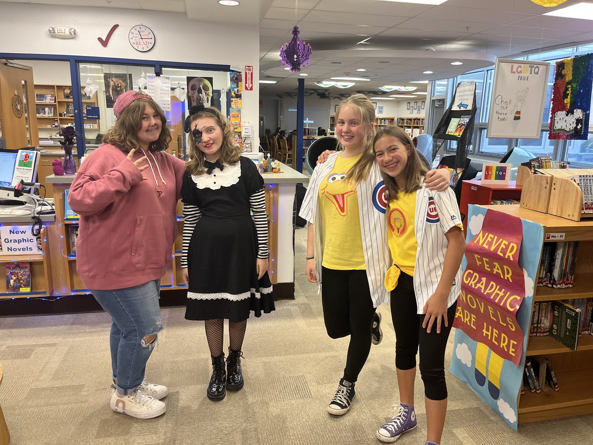 D89Libraries's tweet photo. @glencrestms students creating wonderfully descriptive "Legends in the Library" toady! https://t.co/oLiEBsEgqL