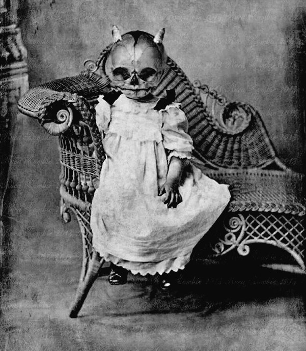 ImagenRetro's tweet image. Hilo de disfraces antiguos de Halloween