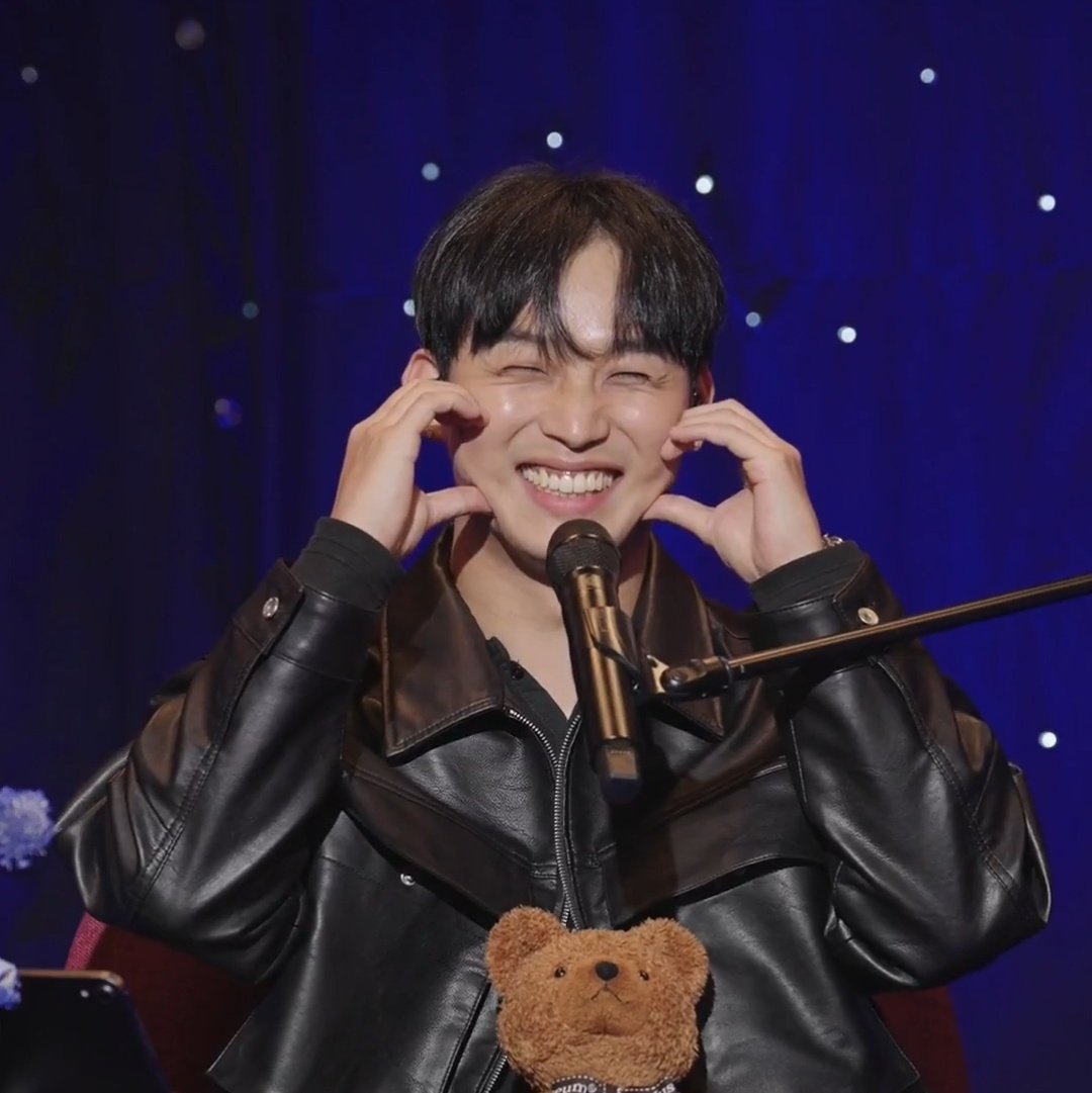 _0307imn's tweet photo. 2022.10.31 第１３１回
🤍🐯🧸🎸🎹🥁👨‍🚀🪐🤿🌊🎤🐻🤍
#비투비현식의야간작업실 #야간작업실
#임현식 #현식 #비투비 #비투비현식
@BTOB_IMHYUNSIK 
현식오빠 고마워요, 사랑해요♡
너무 행복해요, 오빠 덕분이에요♡

しくちゃん本当にありがとう
そしておつかれさまでした
これからも応援しています https://t.co/Lqbg9NAMsF