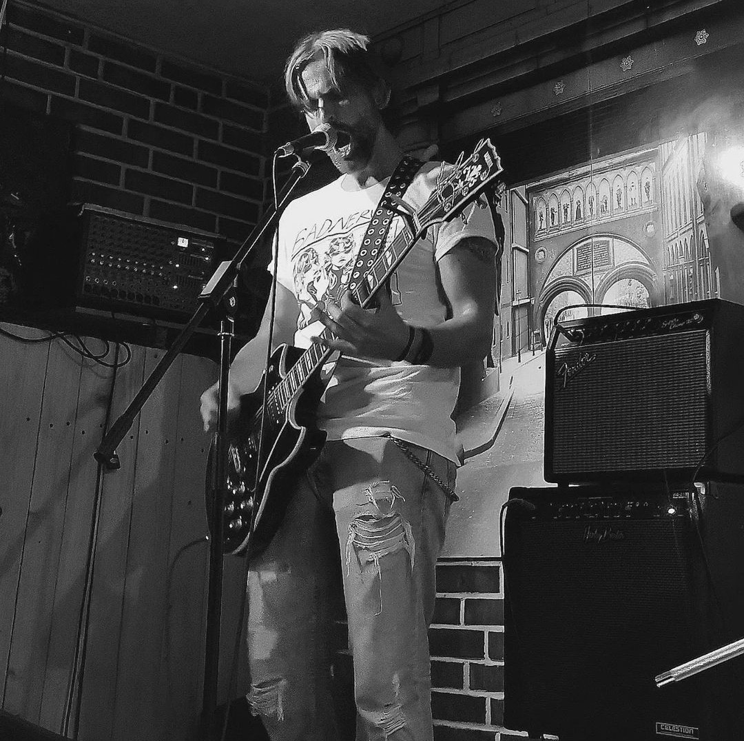 11 days till our single "In my Head" is out on all streaming platforms 🤘❤️🤘