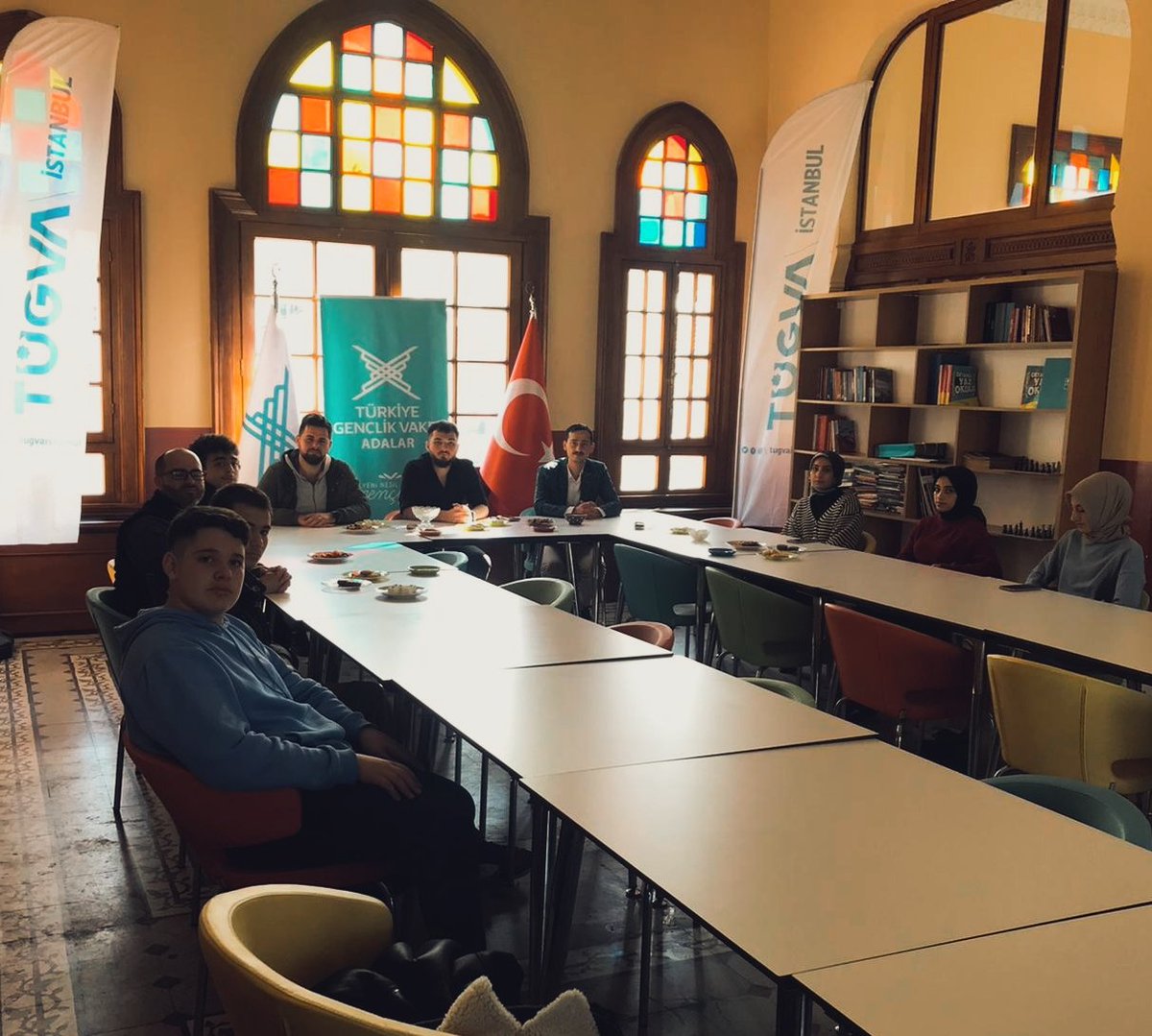 TÜGVA İstanbul Teşkilatı 4. Bölge olarak sorumlusu olduğum Adalar İlçe Temsilcisi Onur Güneş ve Teşkilatına ziyarette bulunduk. İlçe çalışmalarını gündeme aldık. Yakın zamanda yeni çalışmalar adalar halkını ve gençliğini bekliyor. Adalar teşkilatına teşekkür ediyorum.