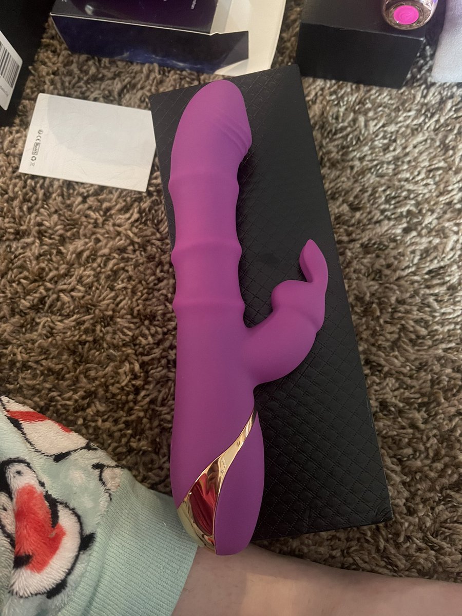 kimburch97's tweet photo. thank you @martincelpin  for letting me review your toy❤️  if you want a free toy mention me and message them you won’t regret it https://t.co/3xmGfJ1Mgd
