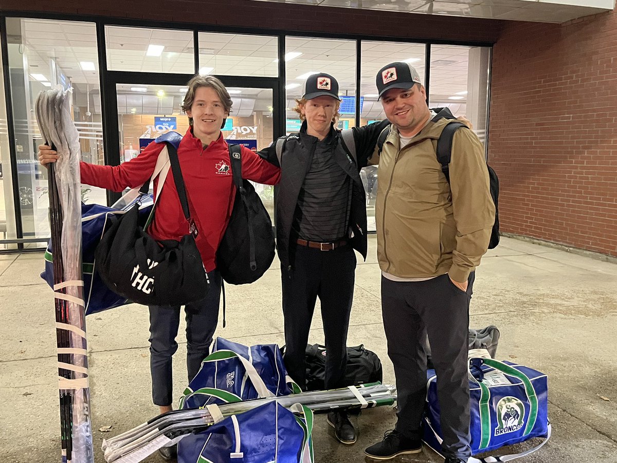 SCBroncos's tweet photo. Clarke Caswell, Josh Fluker and head coach Devan Praught are off to the World Under-17 Hockey Challenge in BC! Best of luck, gentlemen! @HockeyCanada 🥇 https://t.co/iwg2PPmXIy
