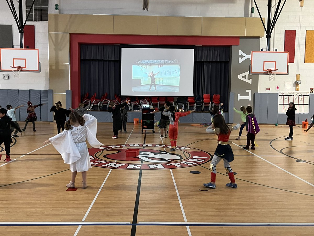 Doing some Spooky Dancing from <a target='_blank' href='http://twitter.com/tall_kelly'>@tall_kelly</a> <a target='_blank' href='http://twitter.com/CoachGelardi'>@CoachGelardi</a> & <a target='_blank' href='http://twitter.com/JrV4Victory'>@JrV4Victory</a> <a target='_blank' href='http://search.twitter.com/search?q=PhysEd'><a target='_blank' href='https://twitter.com/hashtag/PhysEd?src=hash'>#PhysEd</a></a> <a target='_blank' href='http://search.twitter.com/search?q=abdrocks'><a target='_blank' href='https://twitter.com/hashtag/abdrocks?src=hash'>#abdrocks</a></a> <a target='_blank' href='https://t.co/odmhGff5CI'>https://t.co/odmhGff5CI</a>