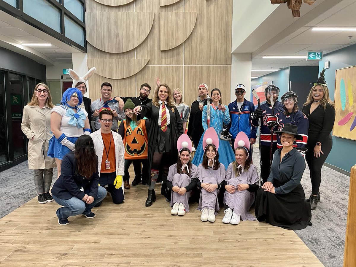 Quelle belle équipe pour ce jour si particulier 🤓😇🤩 #HALLOWEEN2022