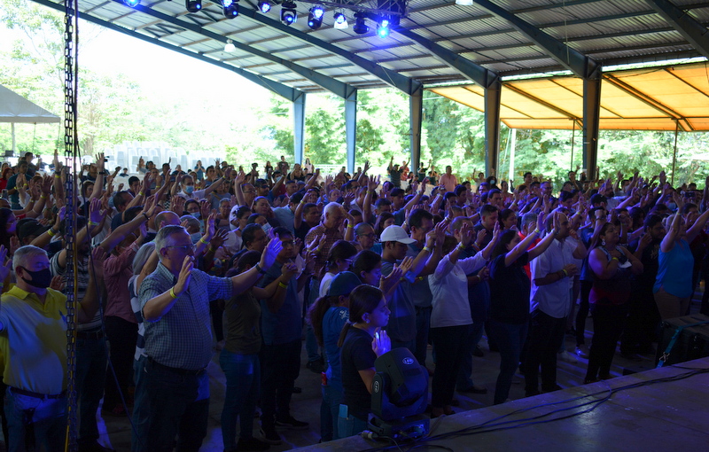 ComunidadCESM's tweet photo. ¡Un fin de semana lleno del Espíritu Santo!
Un poco sobre lo que vivimos en nuestro The Spirit Fest 😍. Gracias a todos por acompañarnos y haber sido parte de esta bendición.
#LaComu #RadioESM #TheSpiritFest https://t.co/OqLZY1UHM6