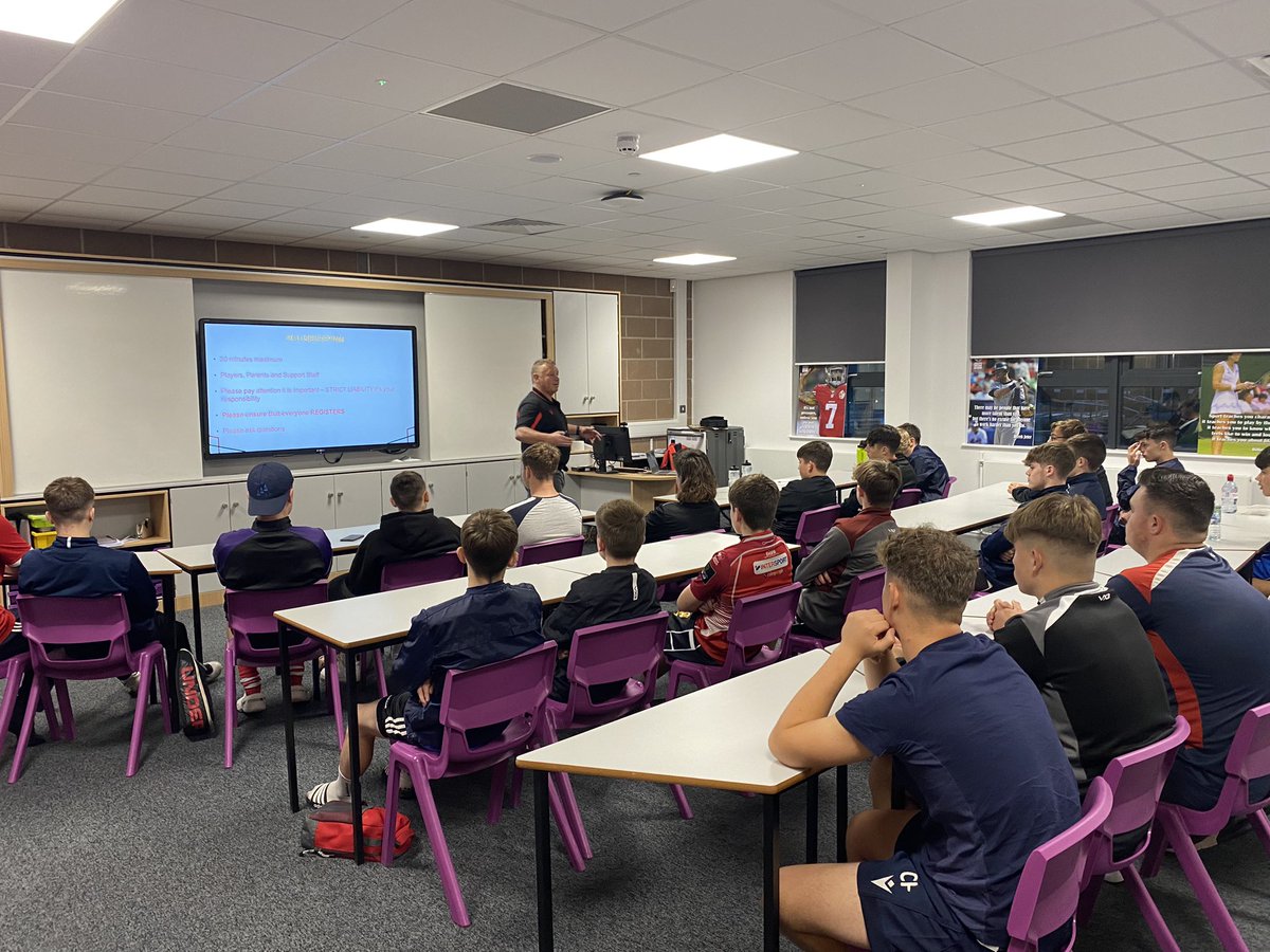 PembsSchools's tweet photo. Another great session tonight on the 4G & also thank you to @timpoole959 for delivering an integrity and Drugs In Sport PowerPoint to the players and their parents.
#KeepRugbyClean
@WRU_Scarlets @WRU_Community https://t.co/AkurUHnYeL