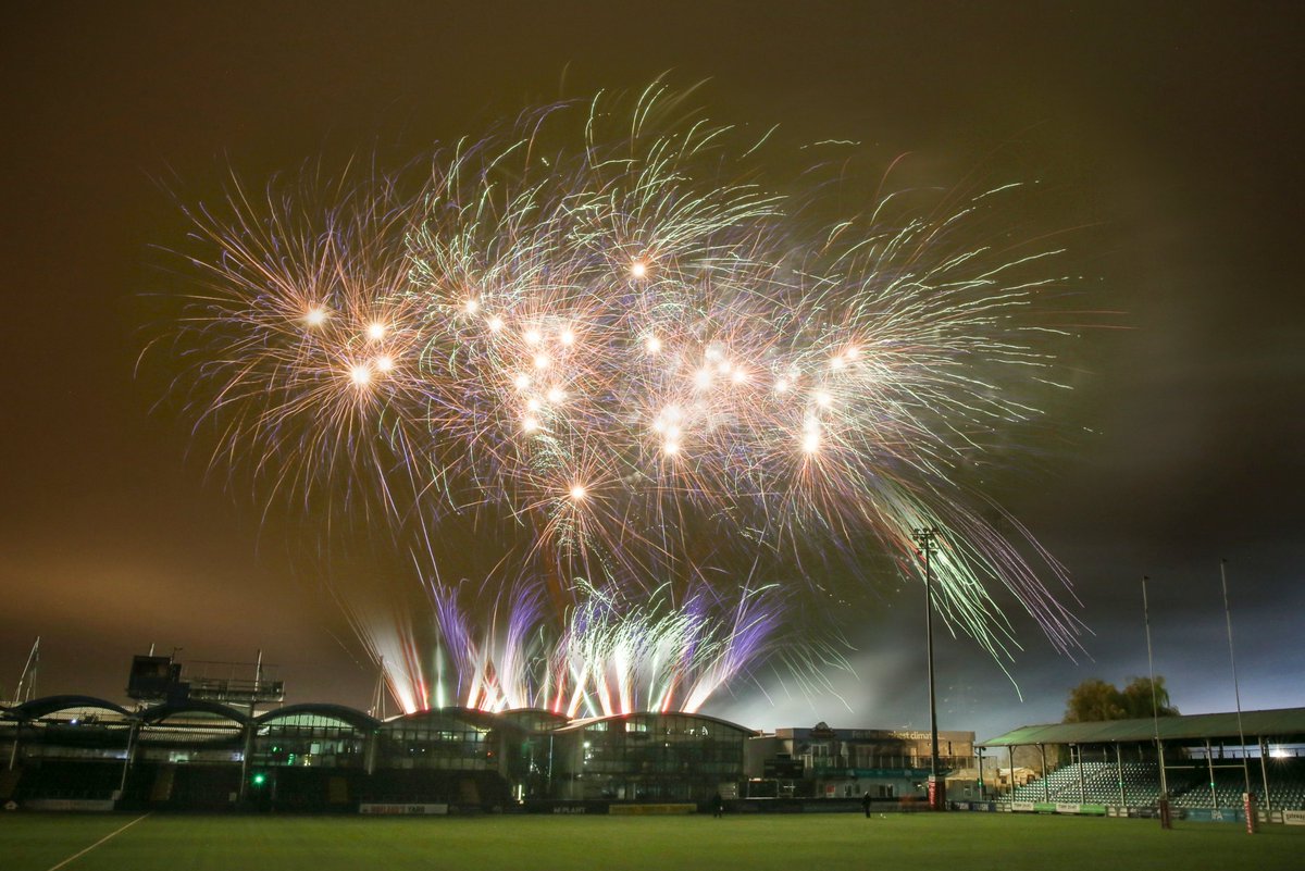 Who’s joining us for our fireworks extravaganza this Friday at Sixways? Grab your tickets by calling our @WarriorsTicket Office Ladies. 📲Text/call 07724338320 | 07724335562 Mon & Tues 9am-5pm Wed & Thurs 9am-7pm Fri 9am-7.30pm 🎟️Adult tickets £9 | Juniors £5. Gates open 5.30pm