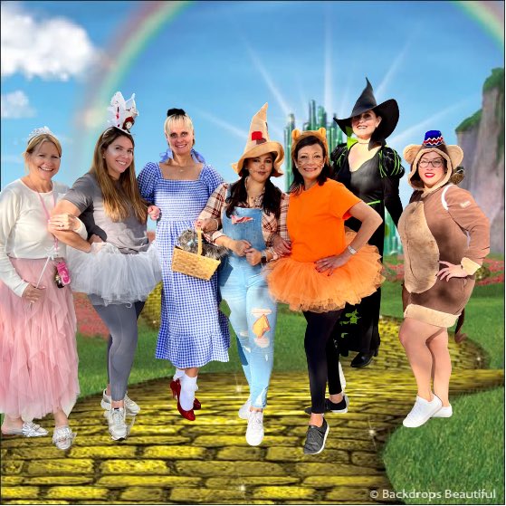 1st Grade Team as cast from The Wizard Of Oz 🎃 <a href="/GulliverPrep_/">Gulliver Preparatory School</a> #HappyHalloween