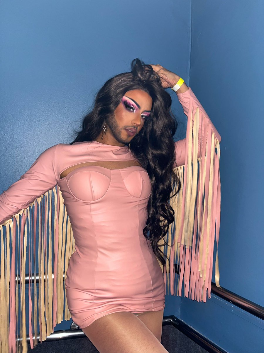 pedroleaox's tweet photo. Creme gostoso live action - Teletubbies
DJ in the @voguenatal | Foi tudo! 🫶🏽
Look: @manequeen10
Hair and make: Me
#makeup #drag #makeupdrag #lulapresidente #forabolsonaro #dj #rpdr https://t.co/pmSS9m59ma