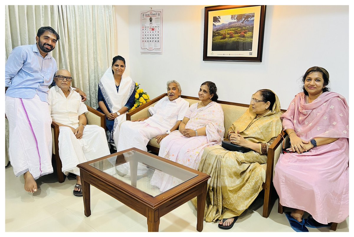 AdvJebiMather's tweet photo. Happy Birthday dear @Oommen_Chandy  Sir 🥰🥰🥰! https://t.co/Q8zVQq9TW3