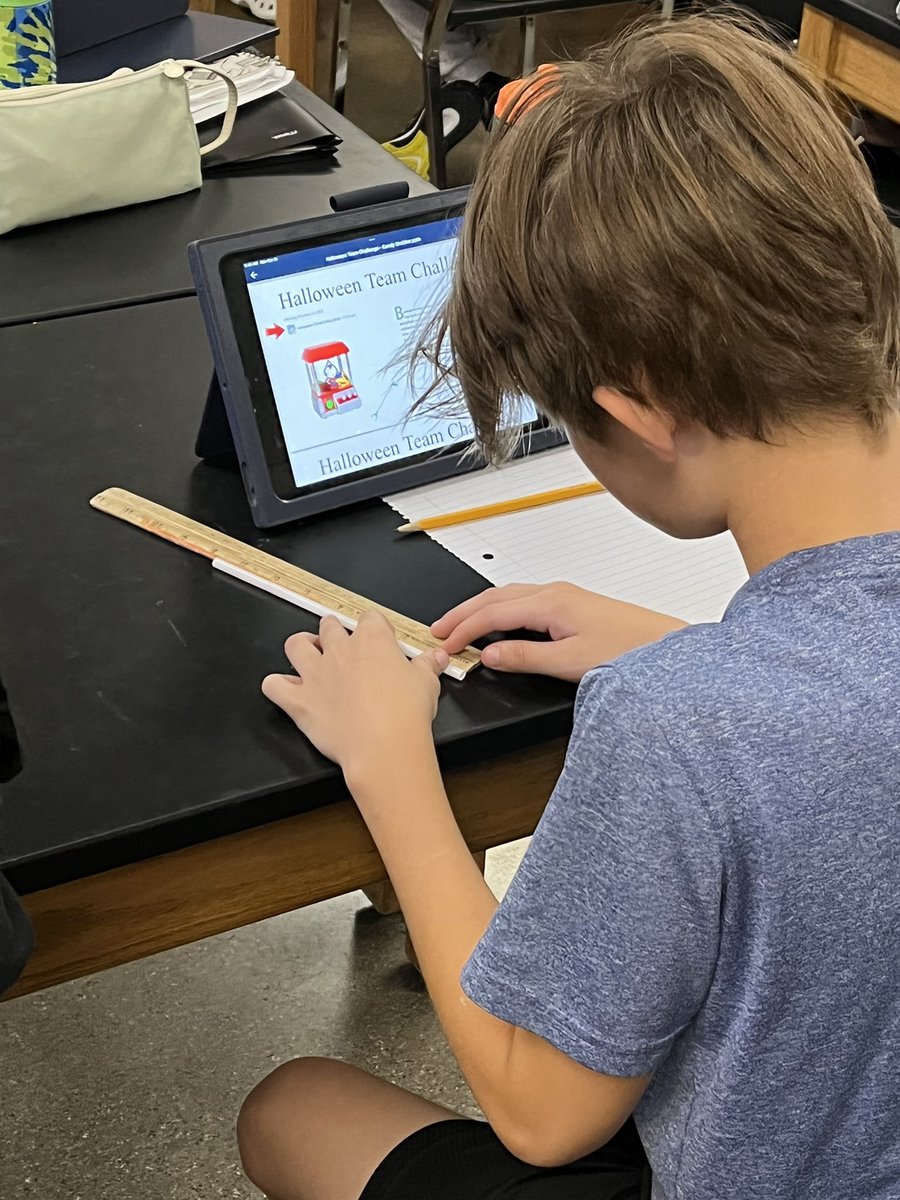 BonnellScience7's tweet photo. Science 7 students are putting their engineer and design skills to the test to design team candy grabbers! Who’s design is going to grab the most 🍭 when they’re done?!
#sciencerocks @SmithKnights https://t.co/lI6dPIrInQ
