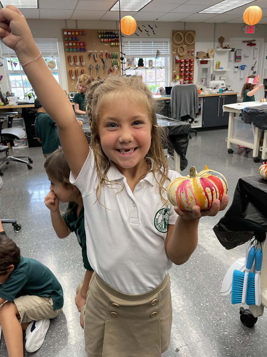 PineCrestAux's tweet photo. Our first October #PCAfterSchool Pop-Up in the #PCiLab was βMelty Pumpkinsβ for Ss in #PCK and #PCGrade1. Ss learned about melting point and changing matter, turning a solid into a liquid which turned back into a solid. Ss were excited to see the crayons melt! #PCCuriosity
πππ https://t.co/OtAanTnx1y