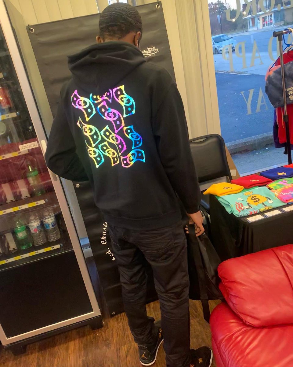 MoneybagTim_'s tweet photo. “Move after move puttin' plays in daily
Now everybody think I owe them something and its crazy” 
💰
💰 Shop @Chasingthatbag1 💰🏃🏾‍♂️🌎LINK IN BIO 
💰USE DISCOUNT CODE “BAGCLUB” FOR 30% OFF YOUR ORDER💰🏃🏾‍♂️
💰
💰🏫: Ink Time
💰📸: @DevoHoncho 💰🏃🏾‍♂️
💰👕: CTBXINKTIME Collab Hoodie https://t.co/U2bgdz0yi4