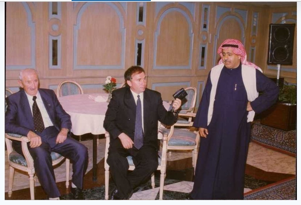 Khaliljasemale1's tweet photo. عطونا الاسماء

الي لابس دشداشة لاعب منتخب قدم بالستينات واعتقد بداية السبعينات https://t.co/55nou8Pd86