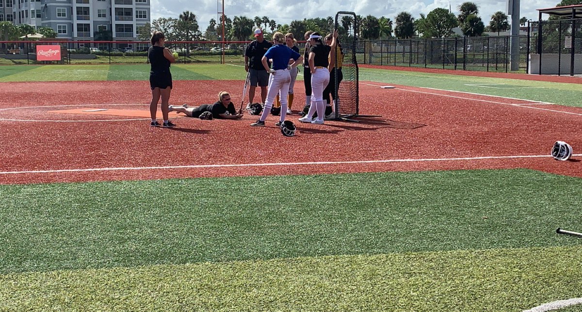 RCHsoftball05's tweet photo. Thank you so much for coming to spend time with our Canadian girls, they appreciated every second! #🇨🇦✈️🇺🇸 @Seminoles @USSSAFastpitch https://t.co/nNrpAObv9Y