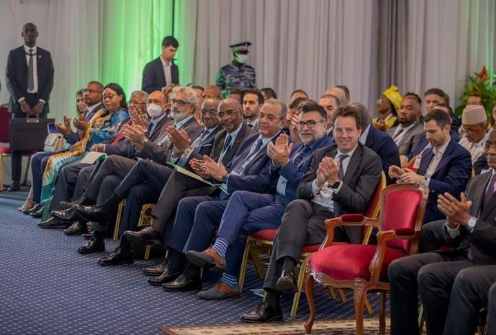 cgeci_academy's tweet photo. ✅La cérémonie de clôture de la 10ème édition du Forum CGECI Academy, a été l’occasion pour le Comité scientifique, représenté par son Président, Lucien Agbia, d’égrener le chapelet des résolutions issues de ces deux jours de travaux.

#CGECIacademy2022
#10ansDimpact
#LaREF22 https://t.co/G2S7puegWz