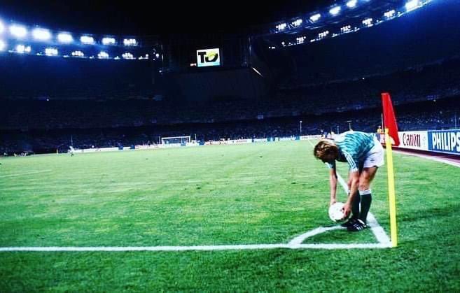 _SoccerSS_'s tweet photo. #italia90  #andreasbrehme
#cornerkick #worldcup #england #germany #semifinal #threeisme https://t.co/toVRt3RLlE