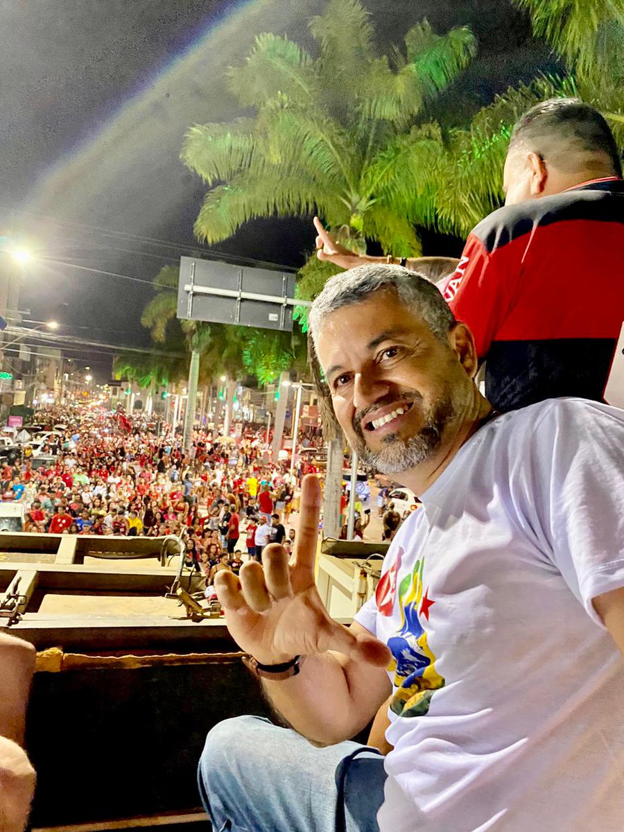 Sertao_Baiano's tweet photo. Com atuação determinante, #ElmoVaz lidera vitória de @LulaOficial e @Jeronimoba13 na Região de #Irecê https://t.co/5tp5quHJkU Quando todos diziam que #ACMNeto era favorito, prefeitos da base governista assumiram o compromisso de lutar por democracia. @ptbrasil @ptbahia https://t.co/M2jXxCqN3y