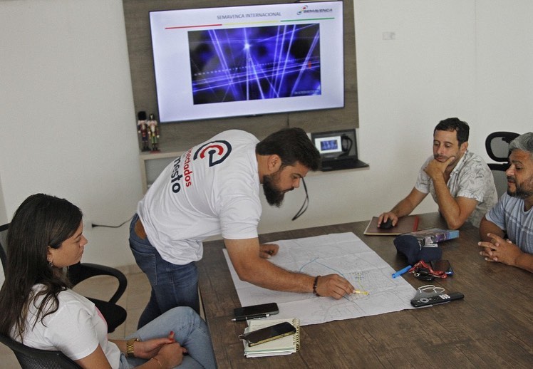 anafuentespsuv's tweet photo. Evaluando los proyectos para restaurar el sistema de semáforos🚦🙌🏻

Estuve reunida en conjunto con nuestro gobernador Ernesto Luna, para revisar los proyectos para la instalación del sistema de semaforos. Iniciaremos trabajos en 42 intersecciones en toda la ciudad👏🏻😍

#Maturin https://t.co/cjYKZiuukM
