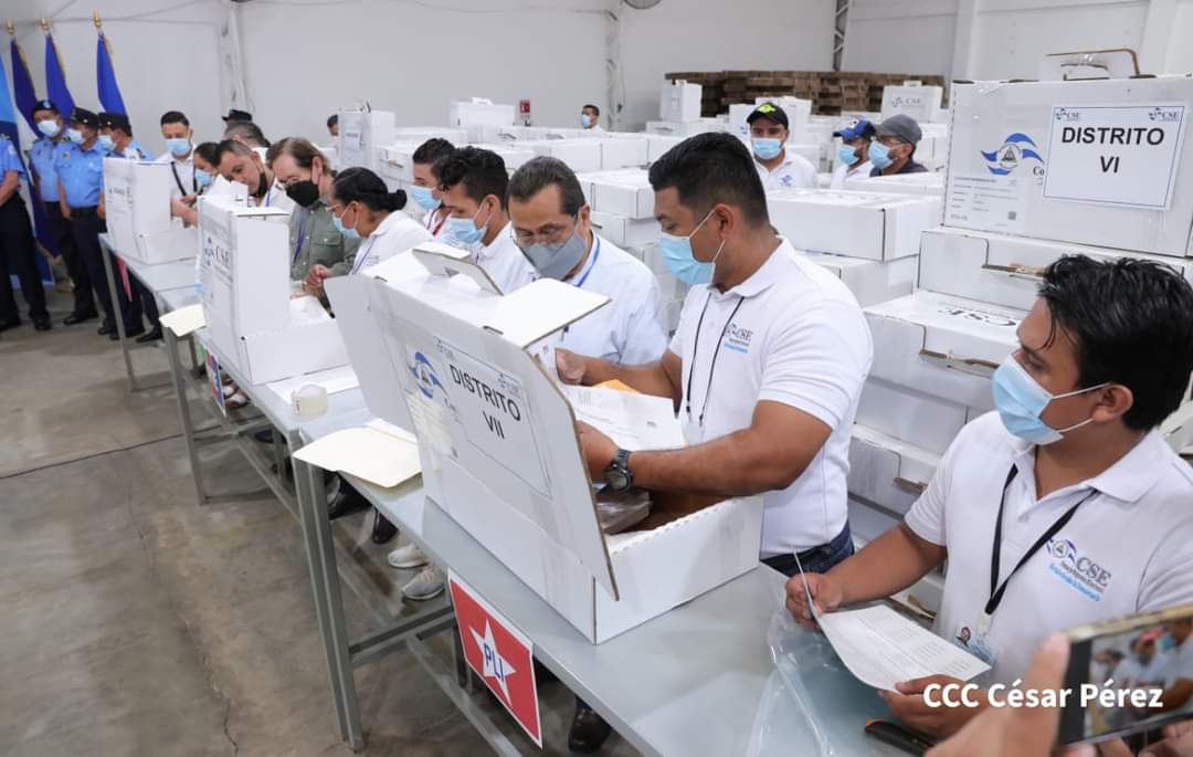 CanDigital2's tweet photo. CSE con el apoyo del Ejército de Nicaragua y la Policía Nacional, trasladó las maletas electorales a los 153 municipios país, de cara a las Elecciones Soberanas Municipales 2022, que se realizarán el 6 de noviembre en Nicaragua.

#UnidosVencemosVenceremos
#2022PuebloVictorioso https://t.co/ojRkRvb1AE