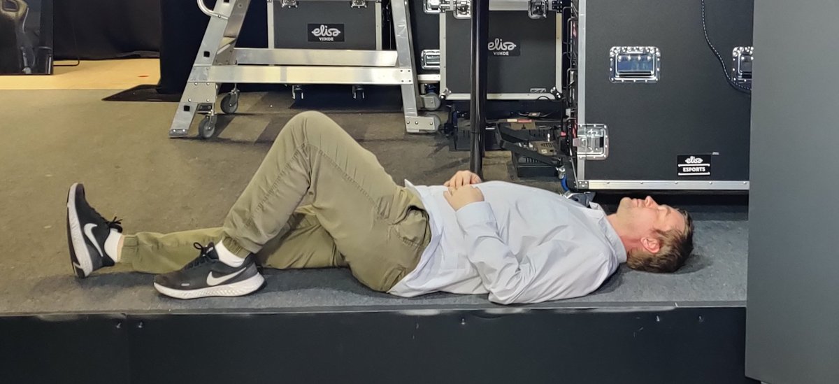 CastByCopter's tweet photo. Technical pause.. 90 mins gone, unknown to go. 💤

This will be a loooong night at the caster desk.

#ESLRio #esportsfo #CSGO https://t.co/vInezlSaCV