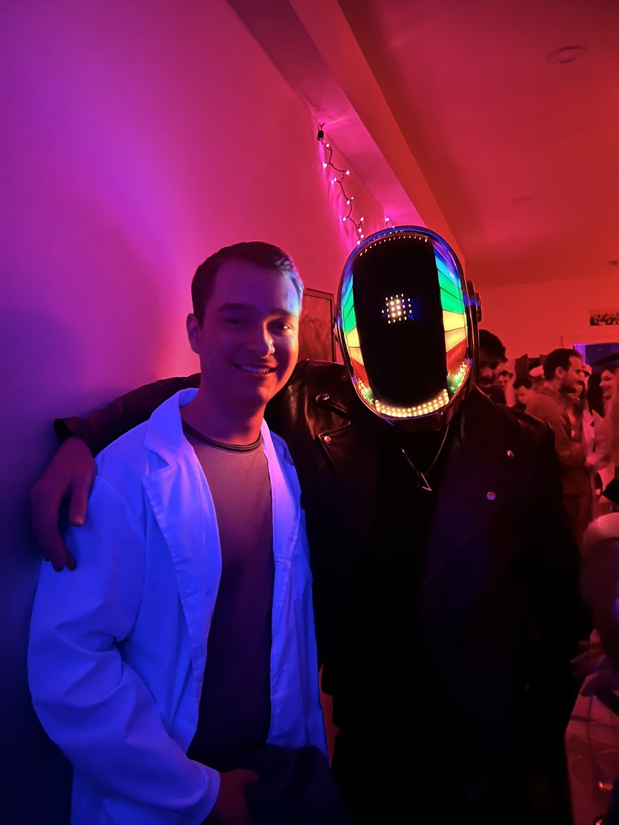 gabeman247's tweet photo. can’t believe I met the weeknd’s friend https://t.co/jnoemypMJI