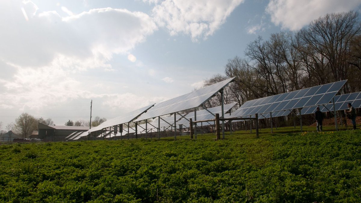 NAHB_Green's tweet photo. If the U.S. triples its #solar & #wind capacity by 2030, a new study from @RockyMtnInst shows how rural towns in Appalachia could receive over $65 billion in benefits from new jobs & revenue ๐ฐ
https://t.co/APPf2GU5mZ
#greenintersects https://t.co/wRazPaOjOd