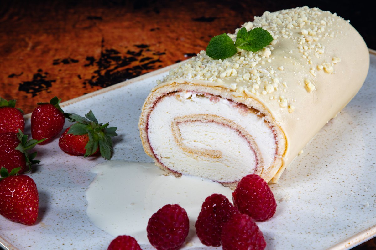 Indulge in luxury this Christmas with <a href="/mariosicecream/">Mario's Ice Cream</a> 😍 made in 🏴󠁧󠁢󠁷󠁬󠁳󠁿 view the festive range: chfonline.co.uk/mario

#Christmas2022 #Foodie #Food #familybusiness